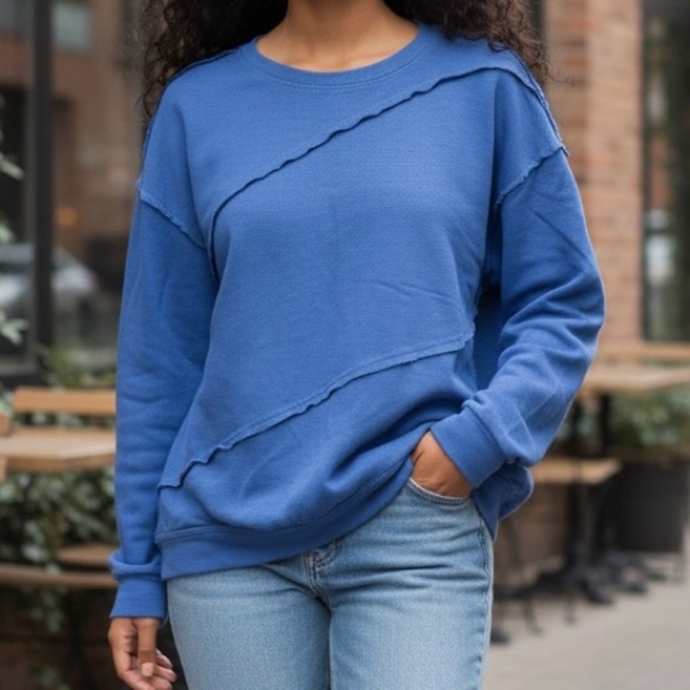Easel Los Angeles Blue Knit Top